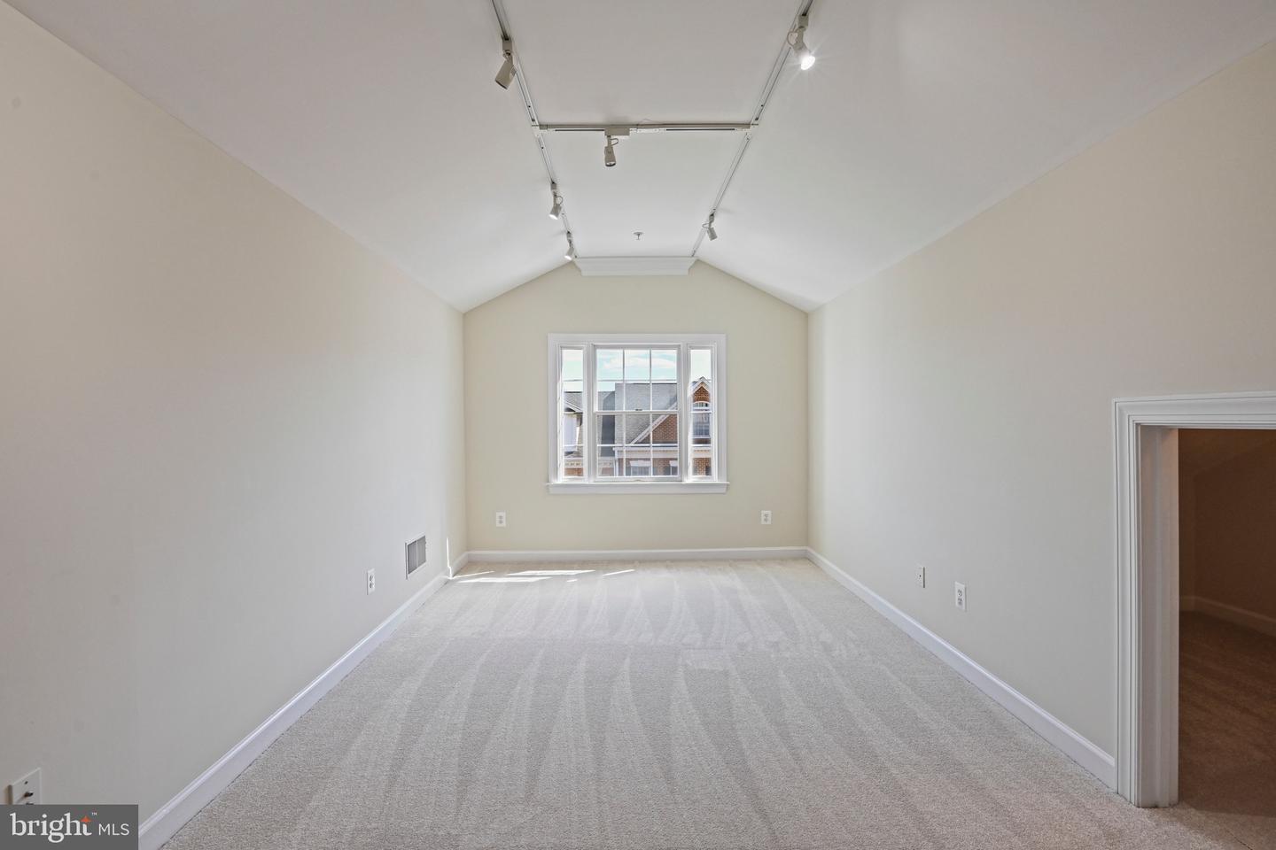 7712 Spoleto Ln
