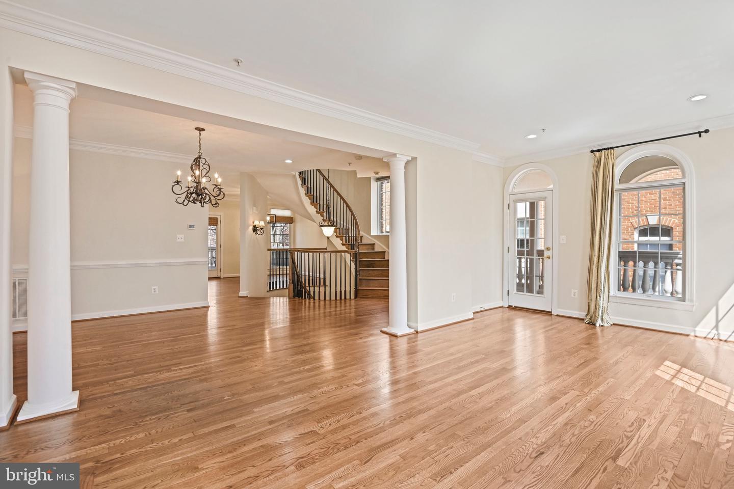 7712 Spoleto Ln