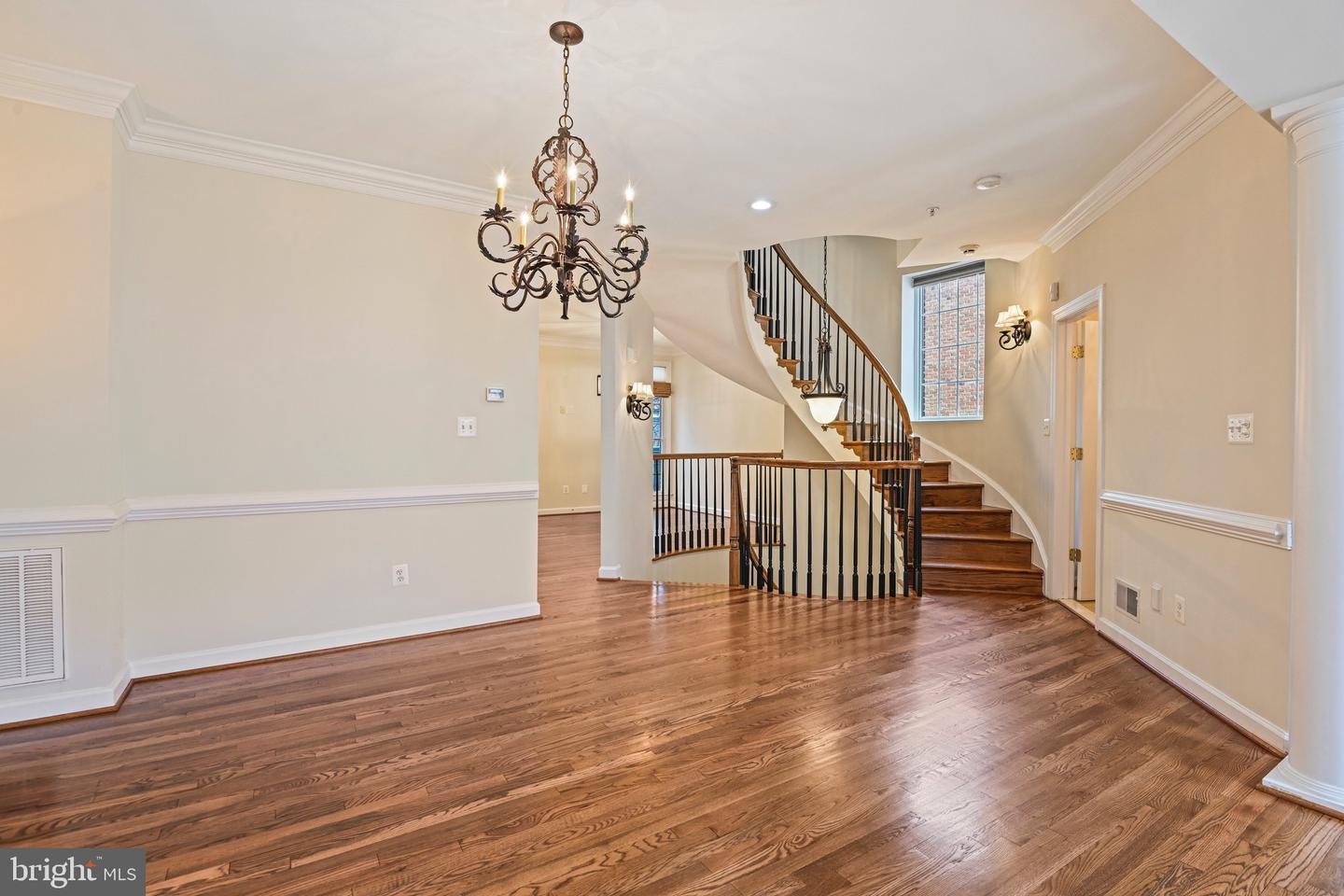 7712 Spoleto Ln