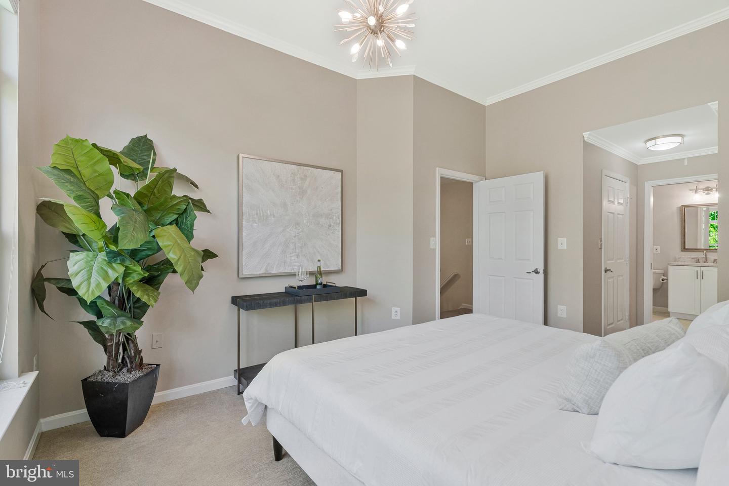 11402-J Gate Hill Pl #57