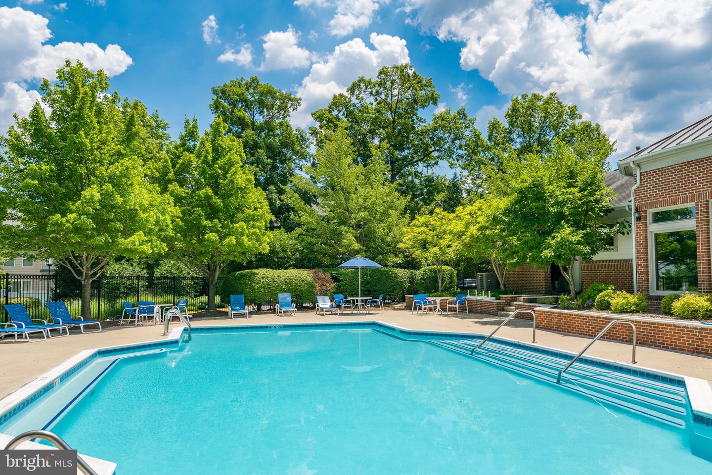 1712 Lake Shore Crest Dr #14