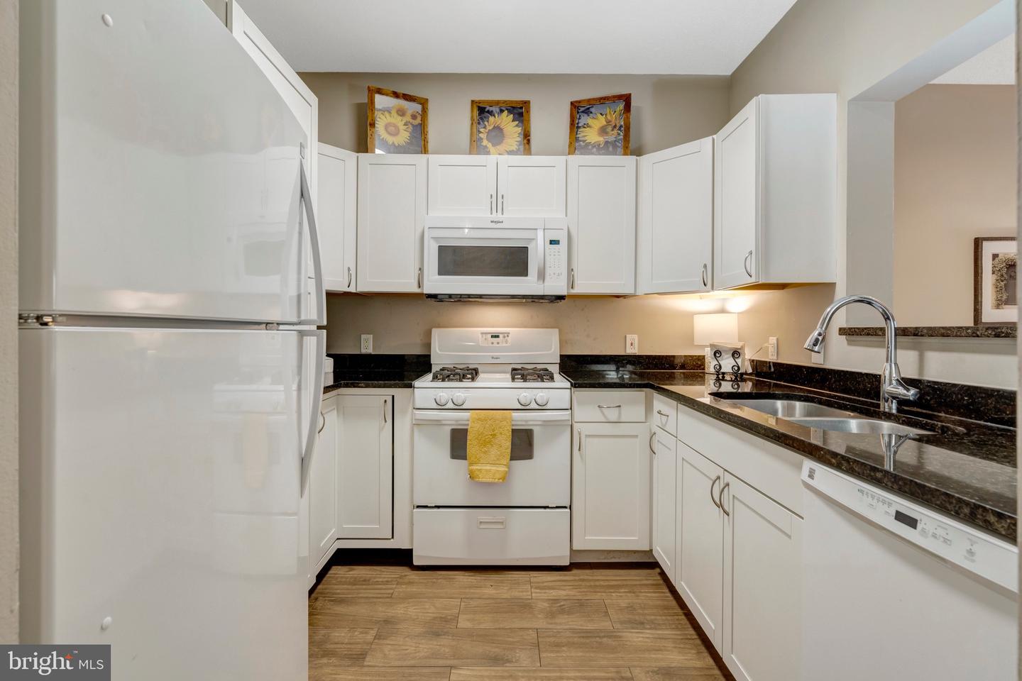 1712 Lake Shore Crest Dr #14