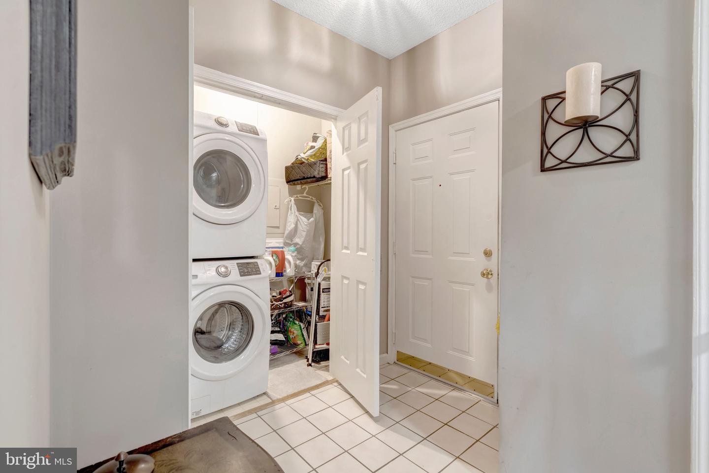1712 Lake Shore Crest Dr #14