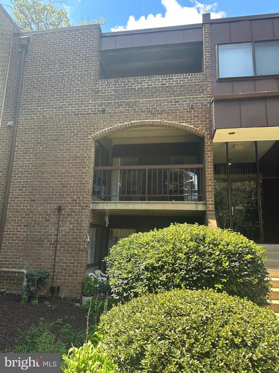 11208 CHESTNUT GROVE SQUARE 11208-209