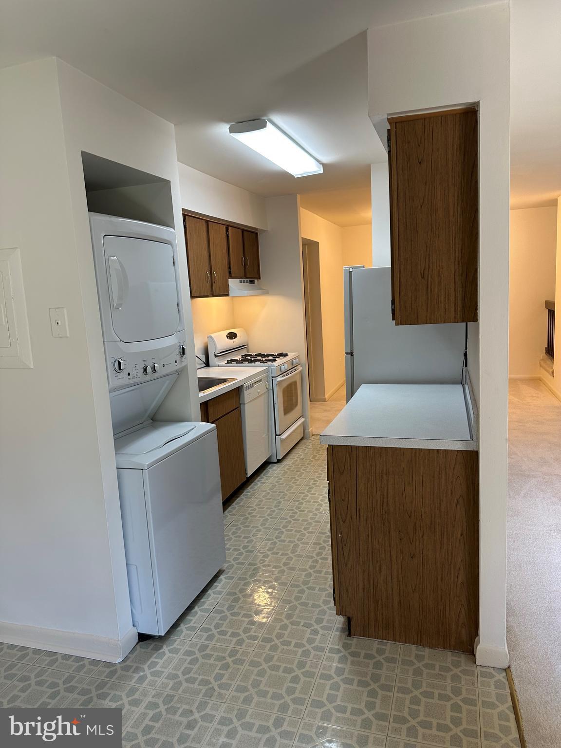 11208 CHESTNUT GROVE SQUARE 11208-209