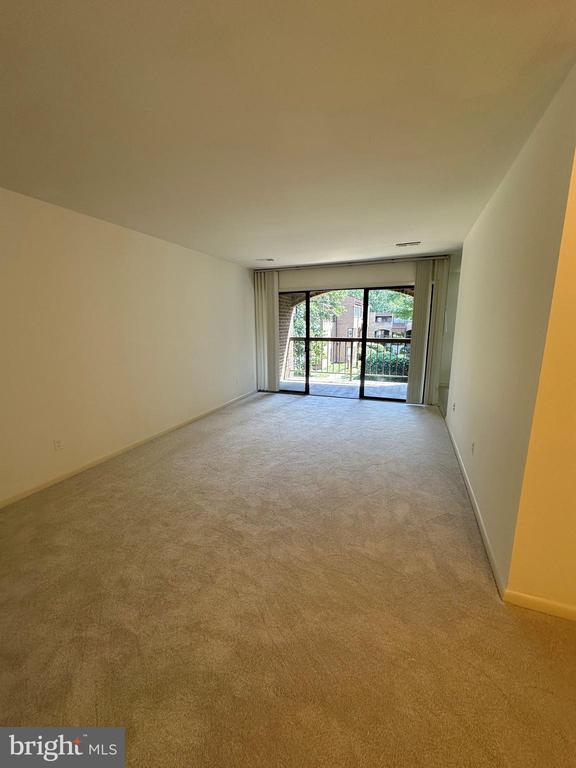 11208 CHESTNUT GROVE SQUARE 11208-209
