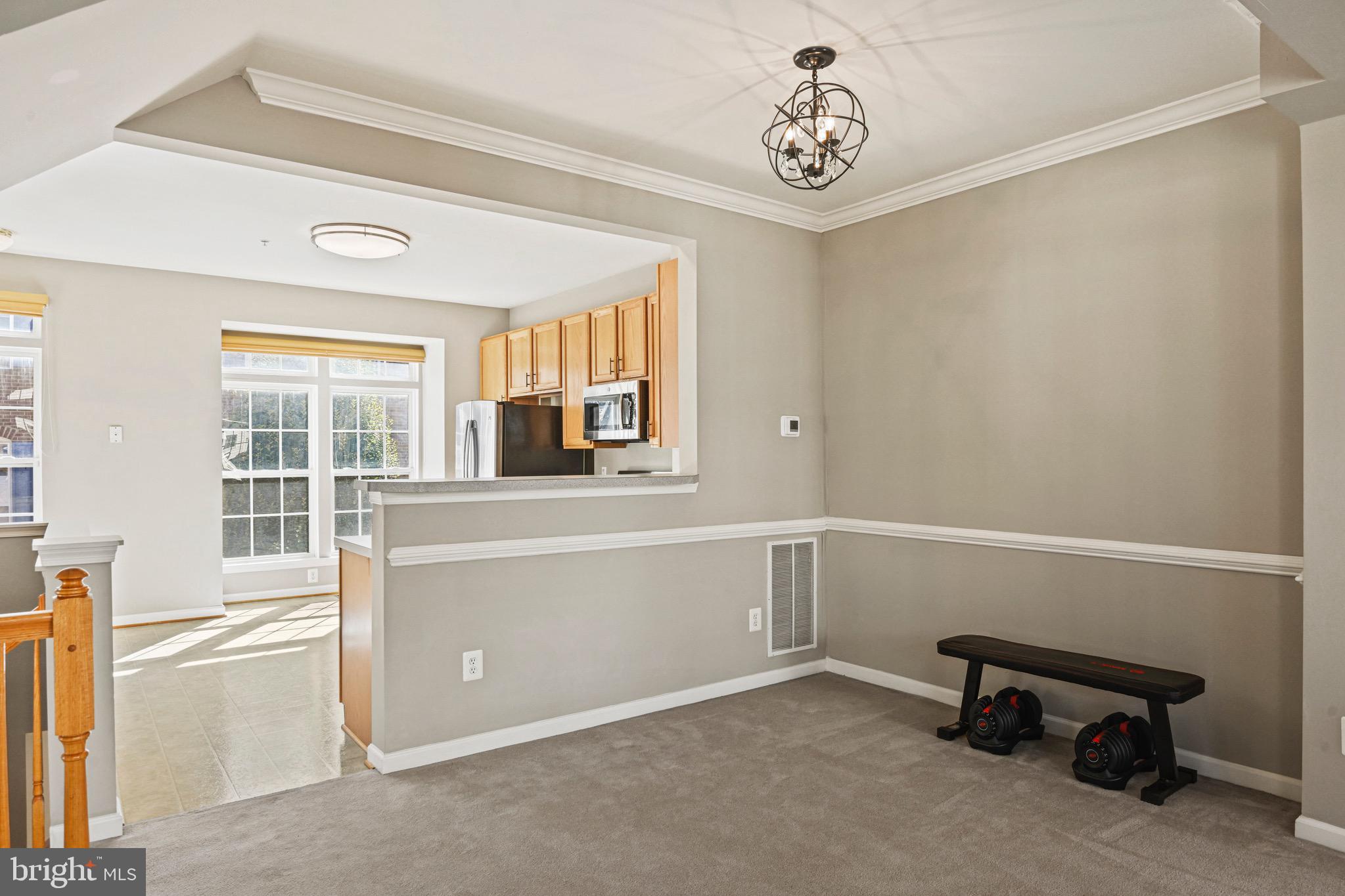 2710 MANHATTAN PLACE