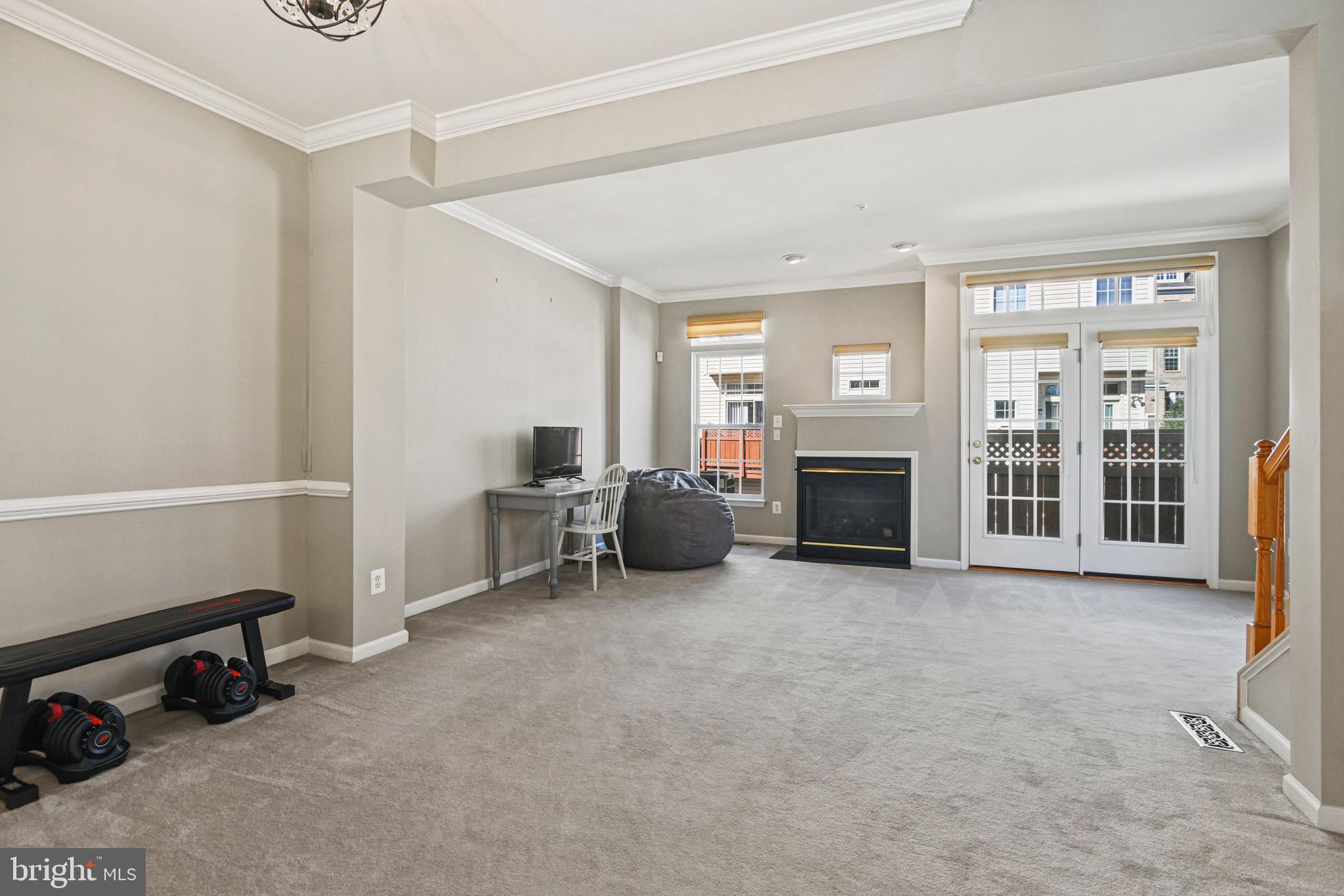 2710 MANHATTAN PLACE