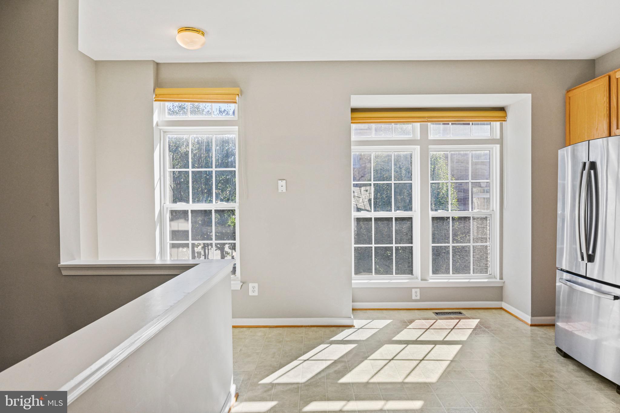 2710 MANHATTAN PLACE