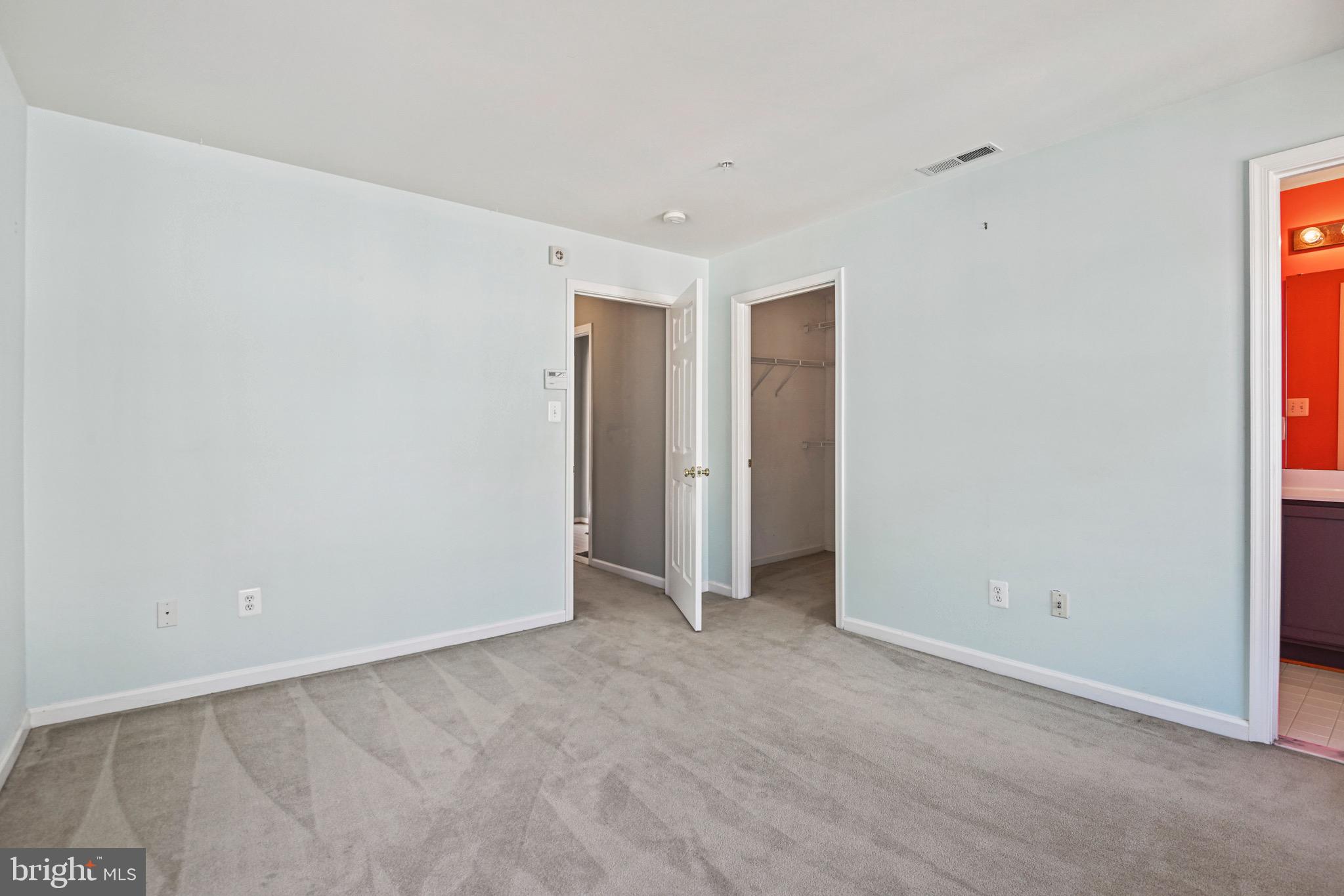 2710 MANHATTAN PLACE