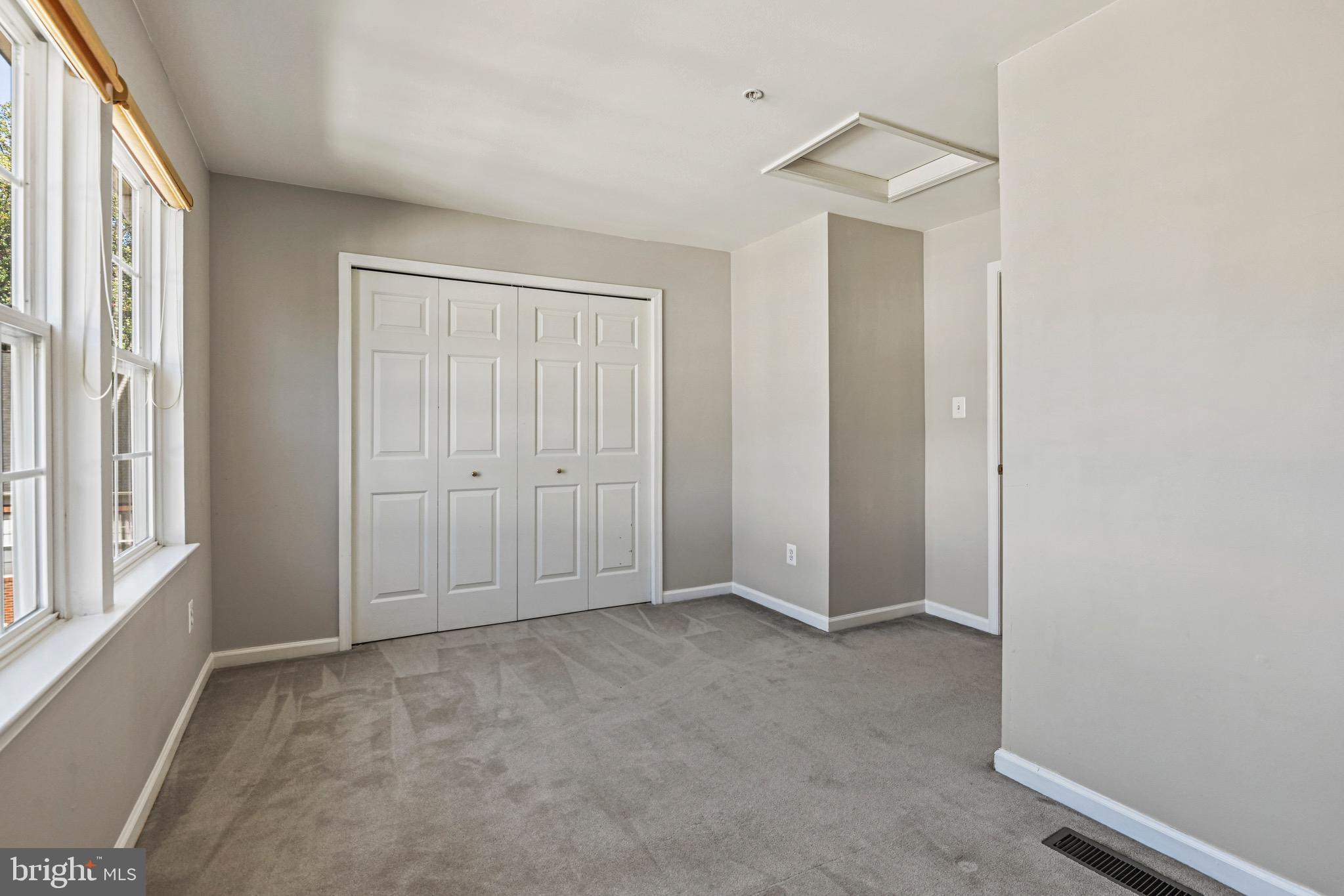 2710 MANHATTAN PLACE