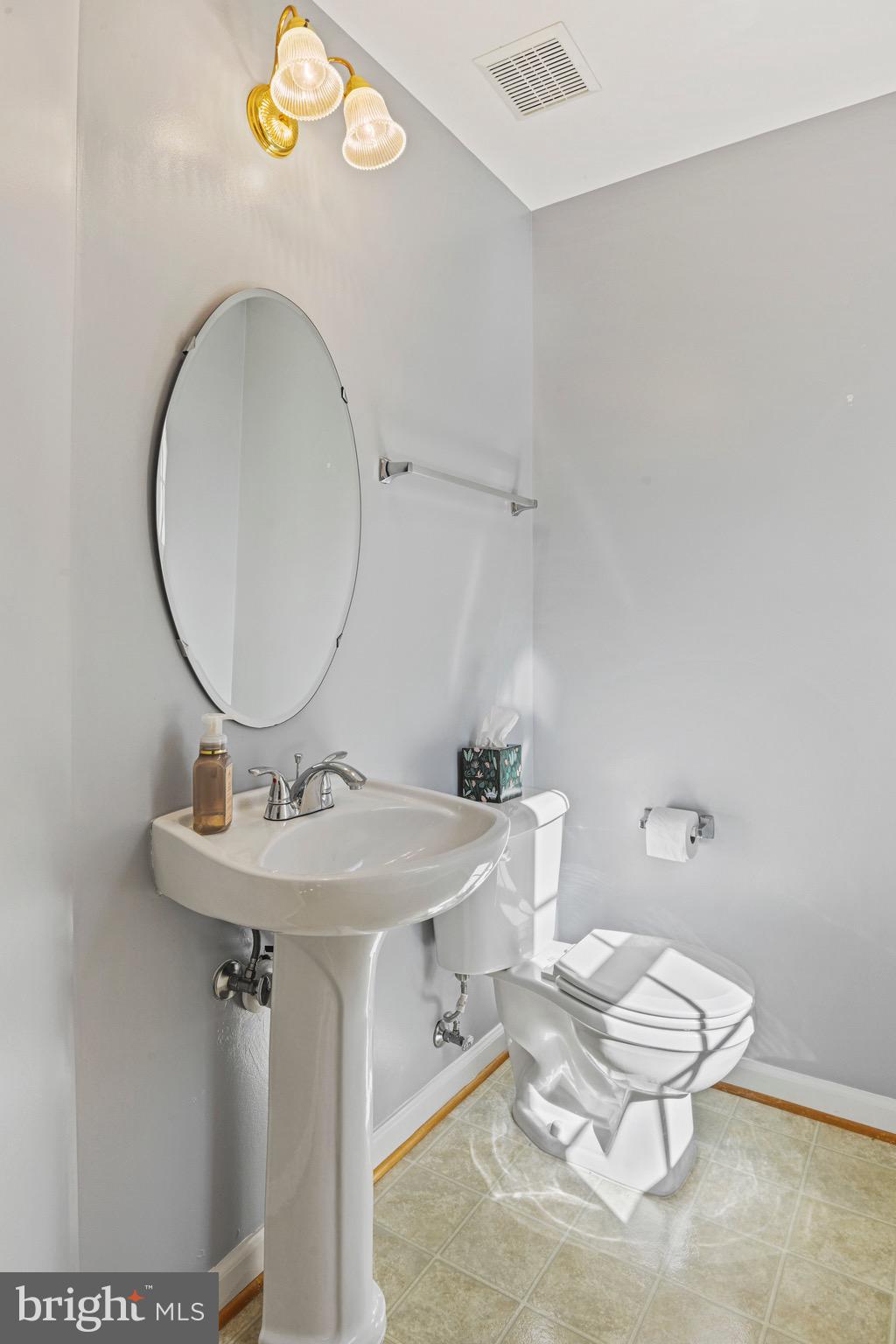 2710 MANHATTAN PLACE