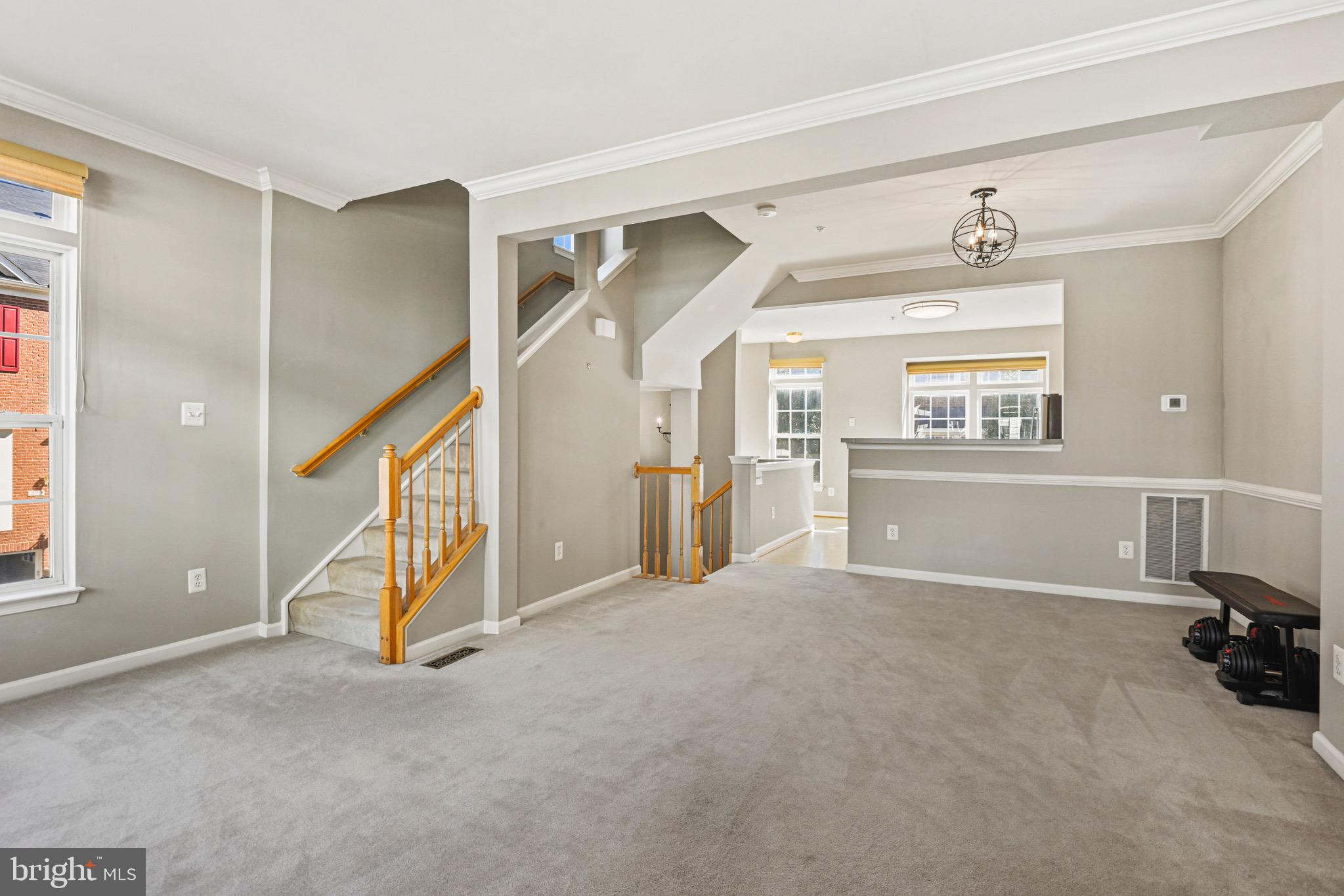 2710 MANHATTAN PLACE