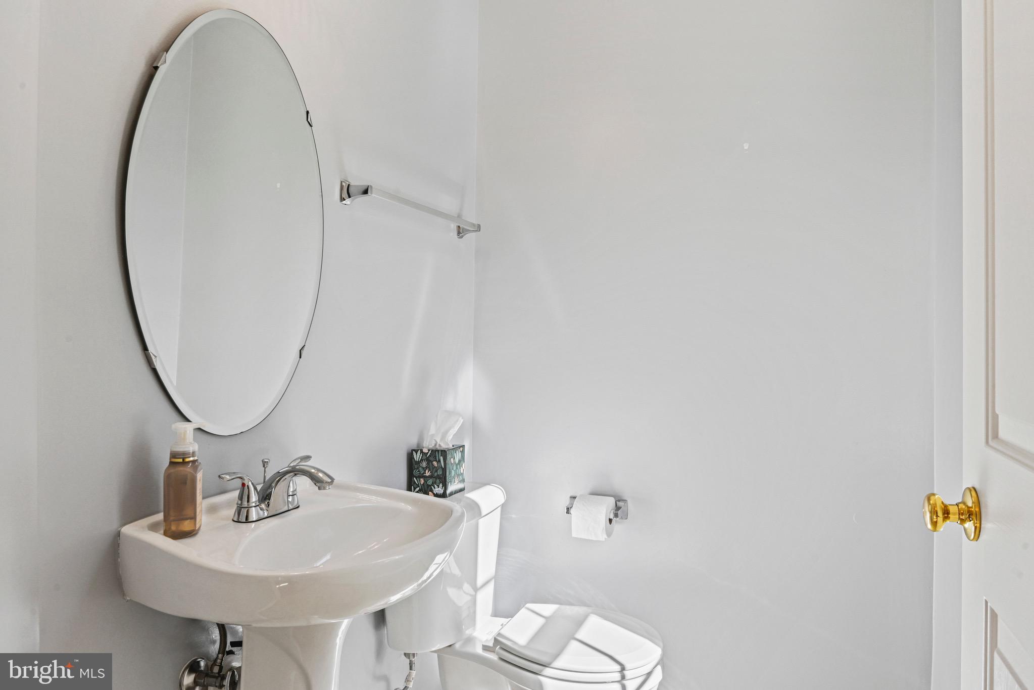 2710 MANHATTAN PLACE