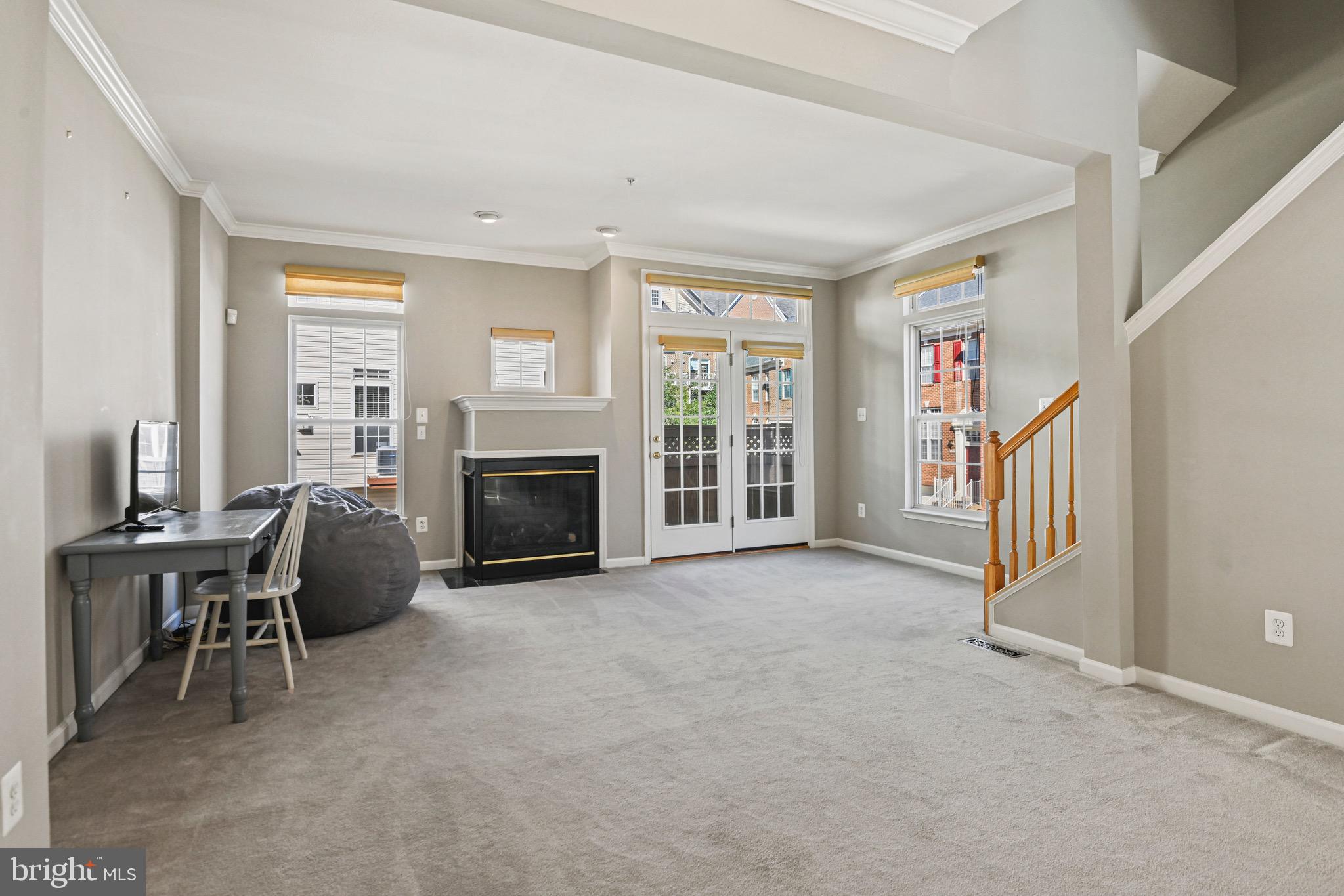 2710 MANHATTAN PLACE