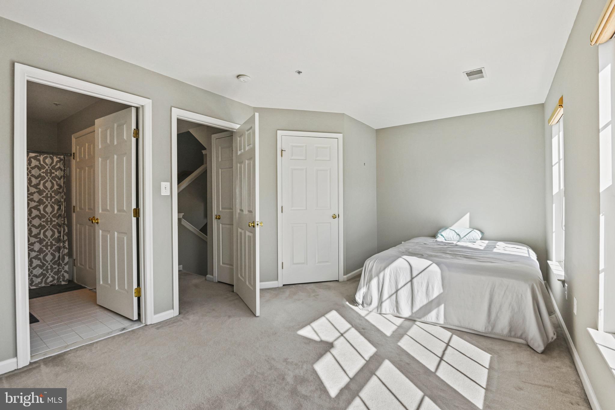 2710 MANHATTAN PLACE