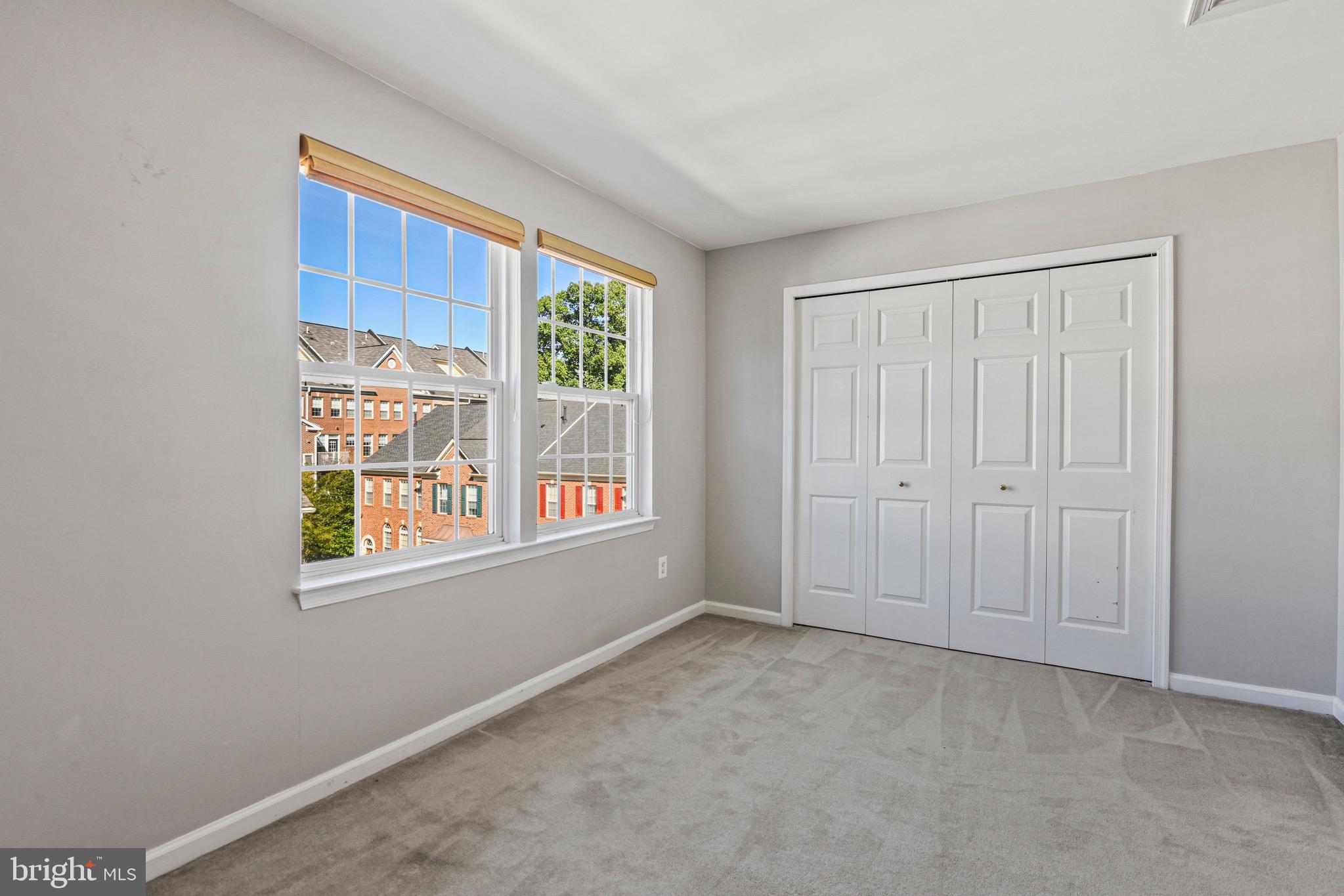 2710 MANHATTAN PLACE