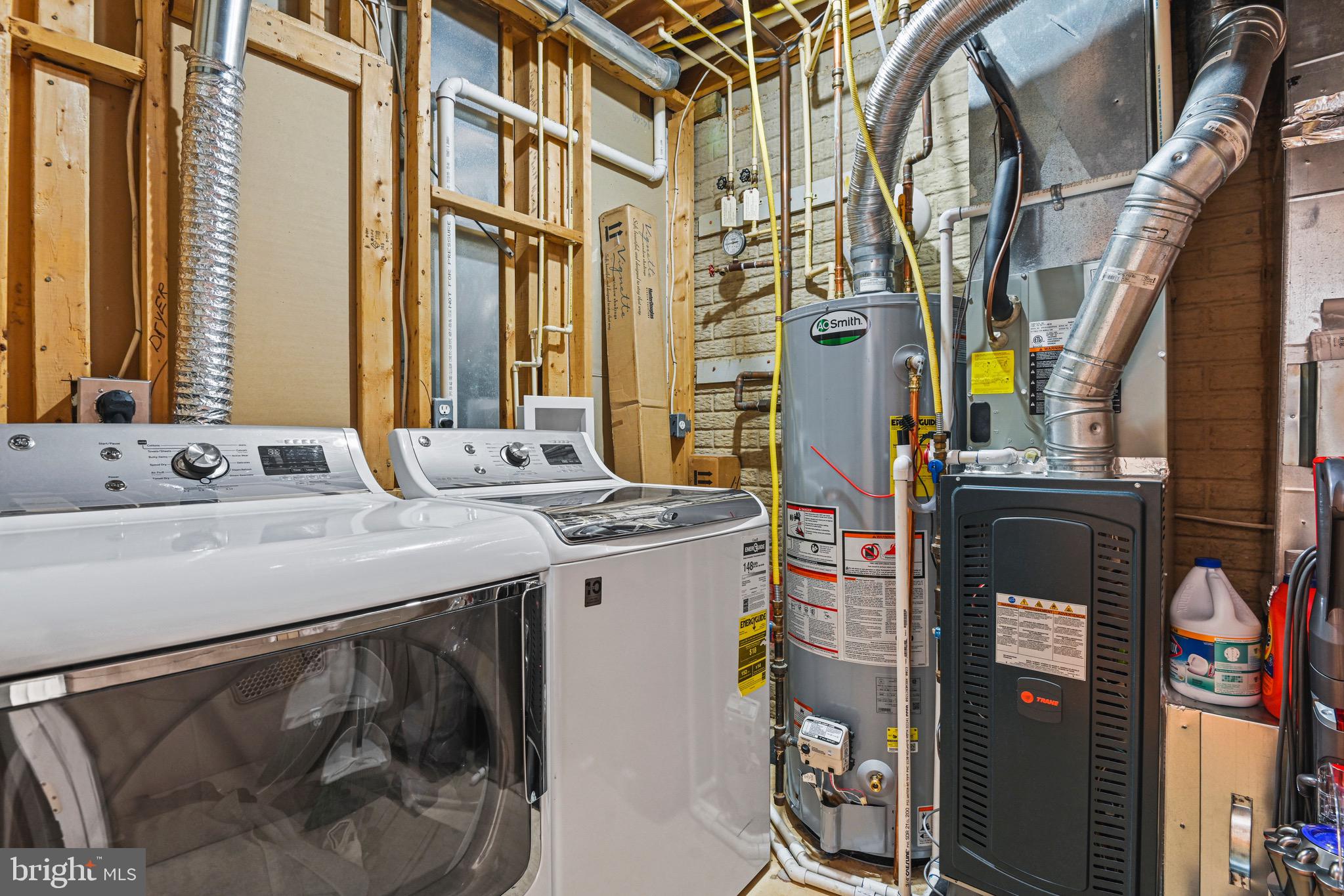 2710 MANHATTAN PLACE