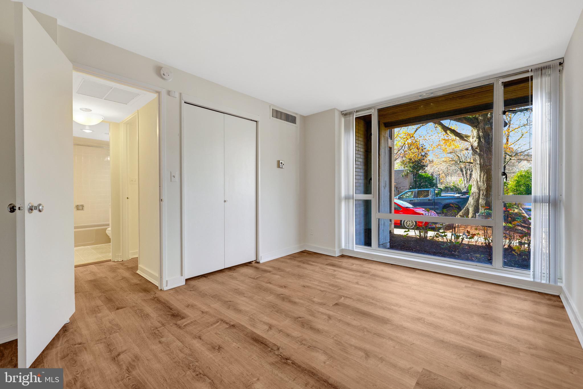 11400 WASHINGTON PLAZA W 103