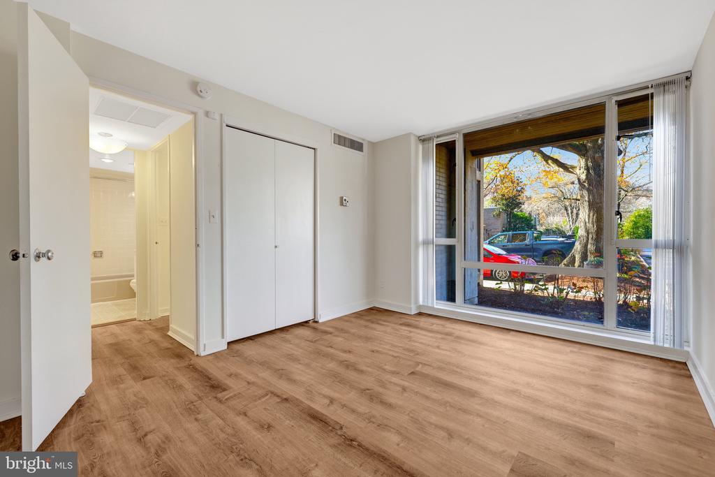 11400 WASHINGTON PLAZA W 103