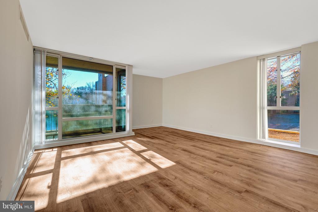 11400 WASHINGTON PLAZA W 103