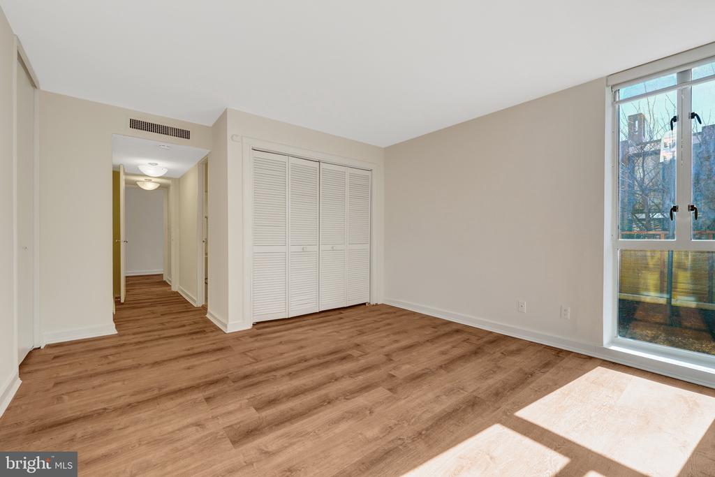 11400 WASHINGTON PLAZA W 103