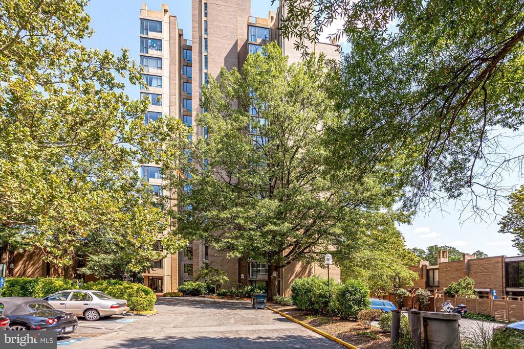 11400 WASHINGTON PLAZA W 103