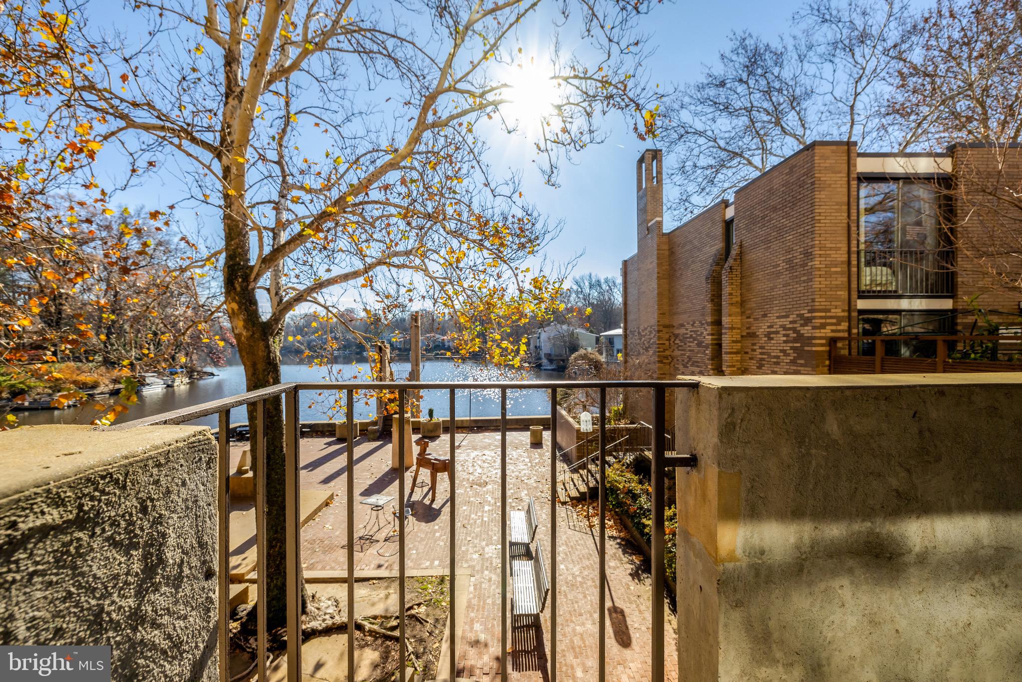 11400 WASHINGTON PLAZA W 103