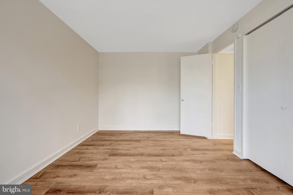 11400 WASHINGTON PLAZA W 103
