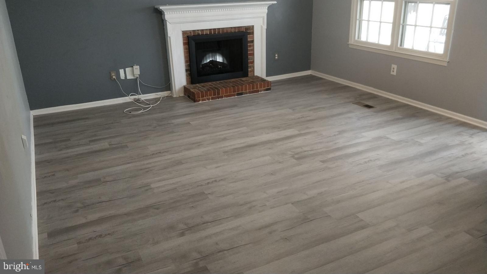 8523 ELECTRIC AVENUE