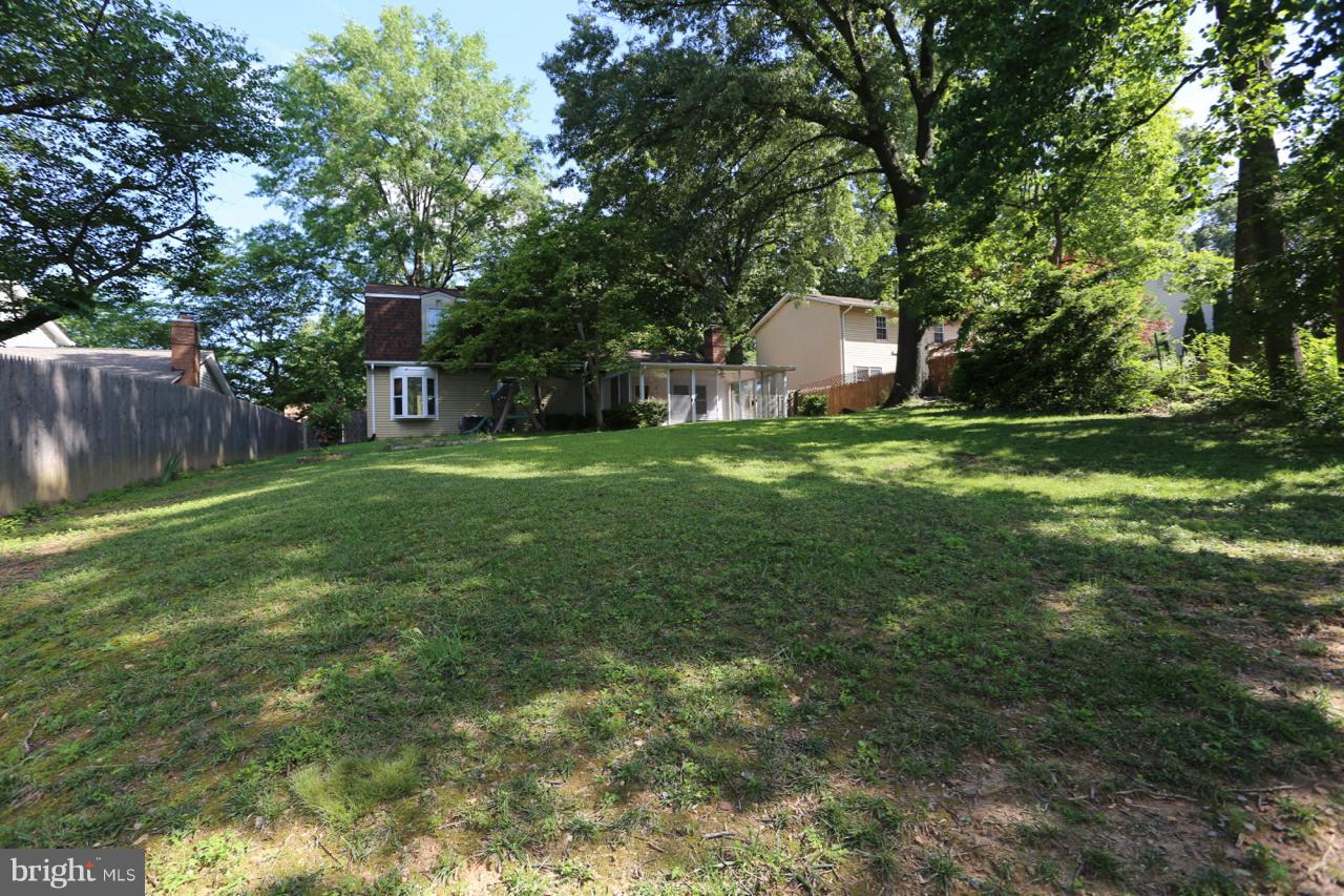 8523 ELECTRIC AVENUE