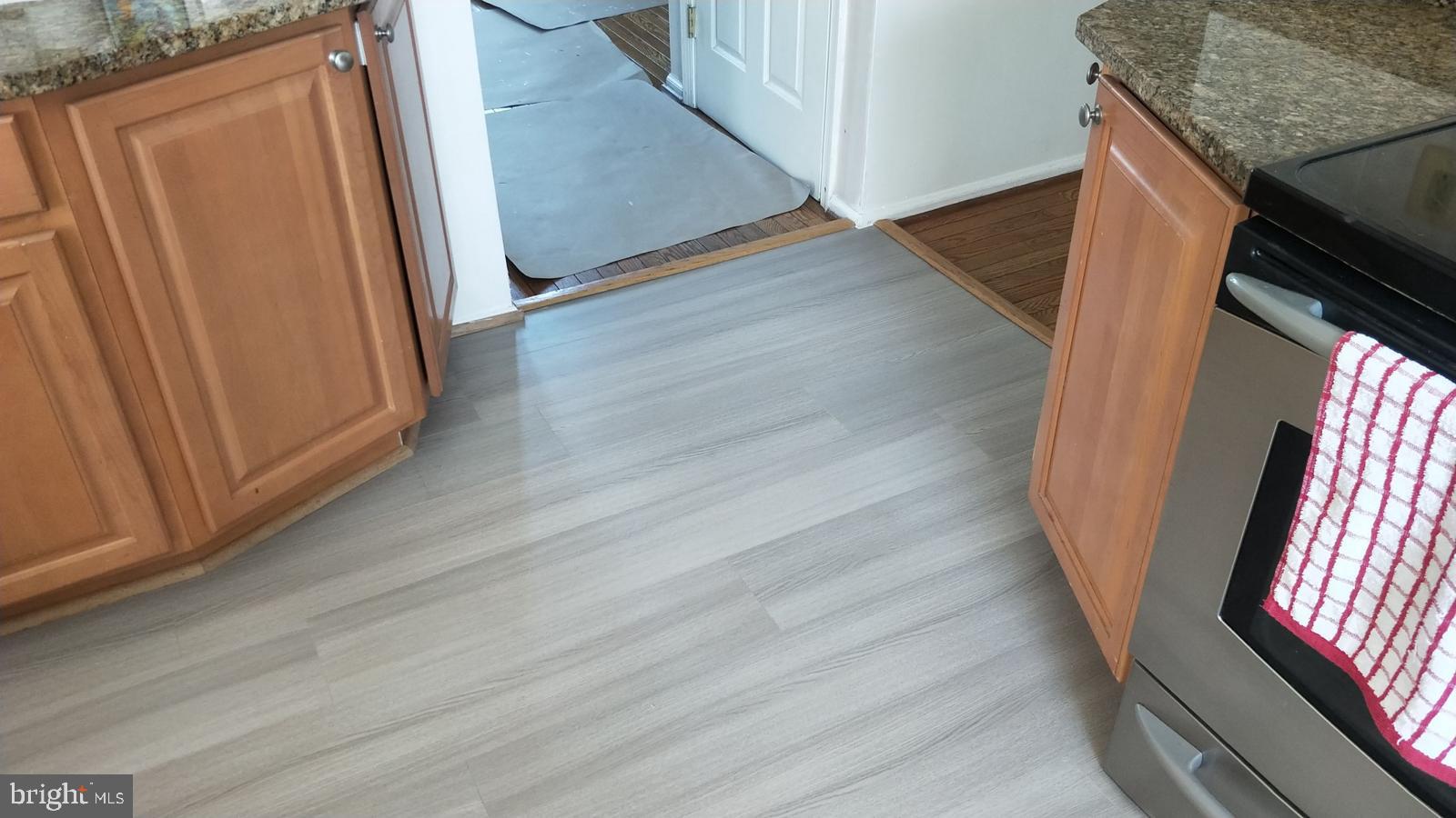 8523 ELECTRIC AVENUE