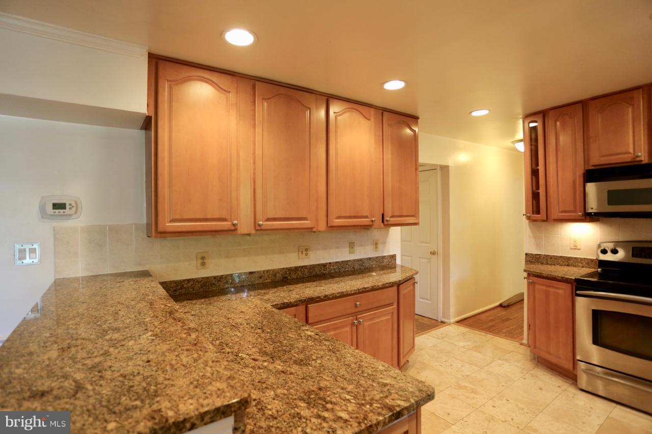 8523 ELECTRIC AVENUE