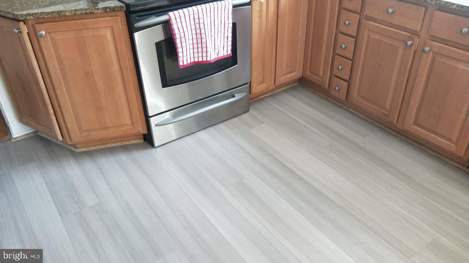 8523 ELECTRIC AVENUE