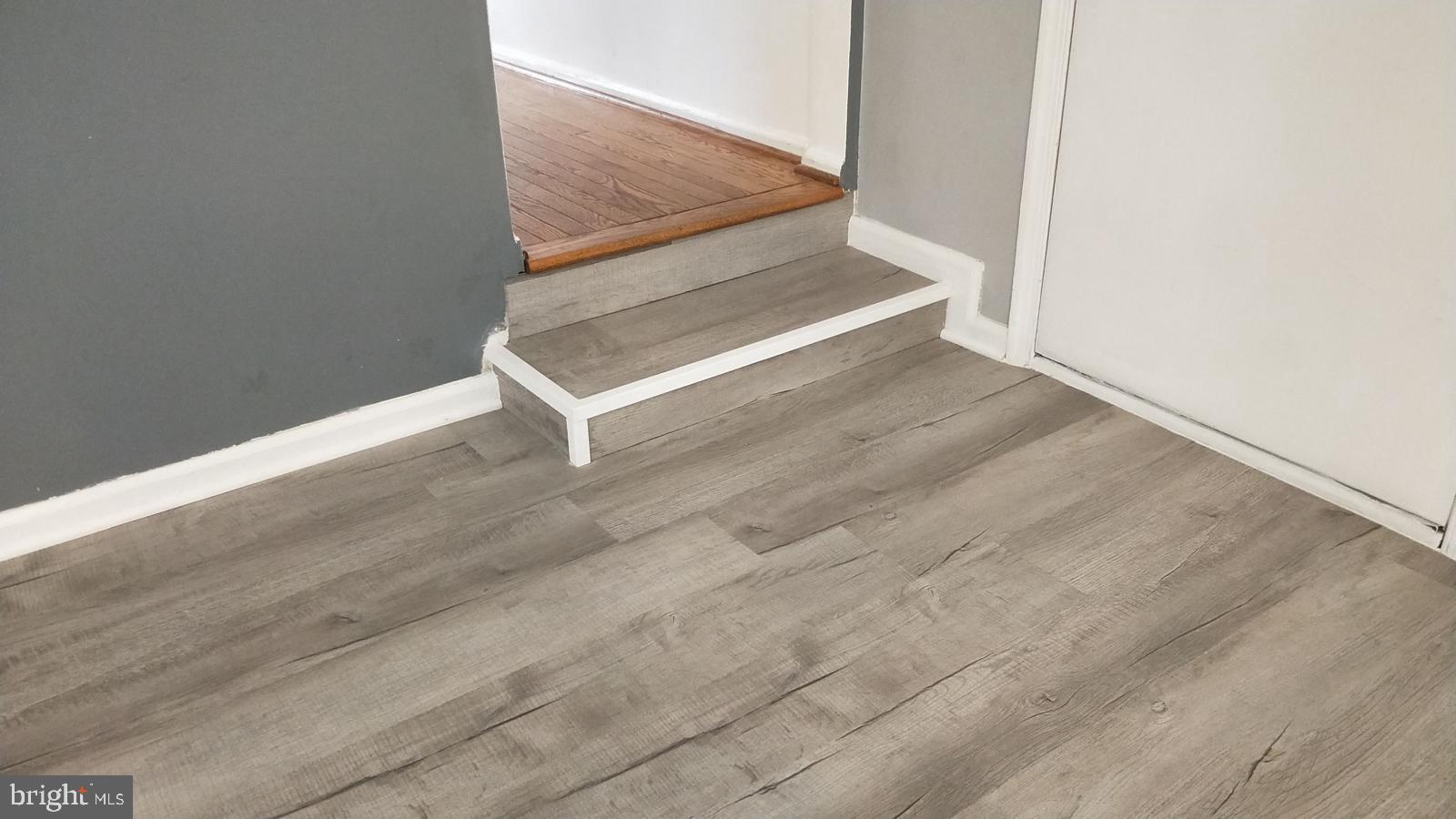 8523 ELECTRIC AVENUE