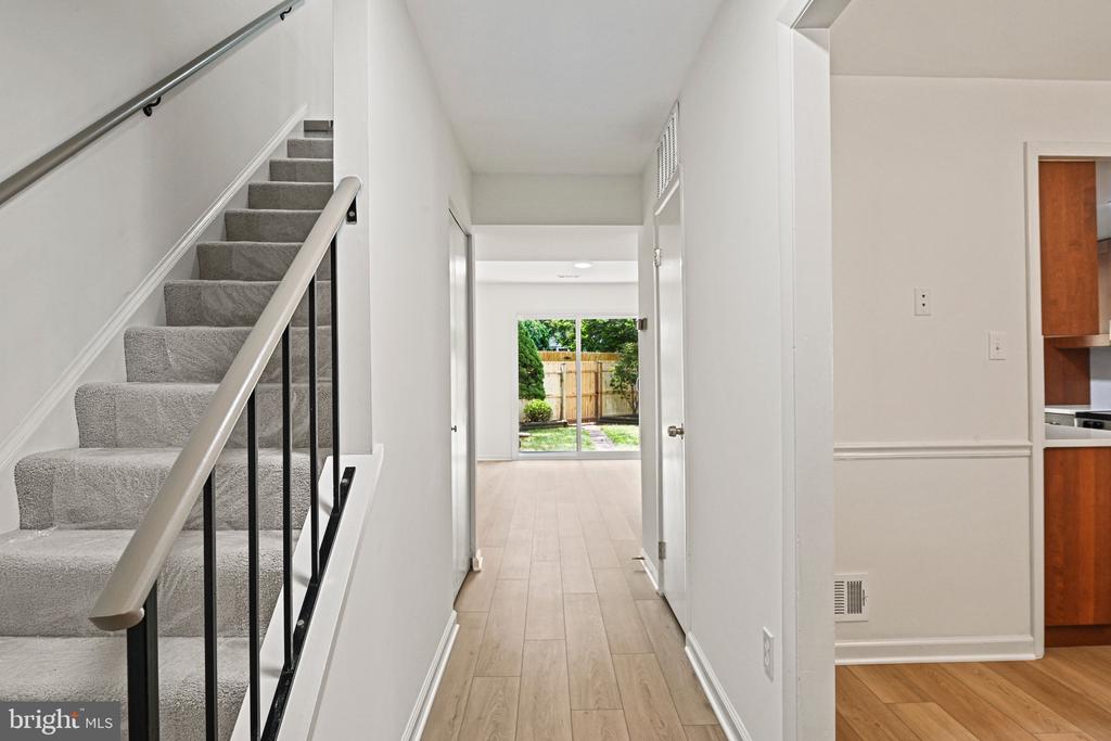 1005 SABER LANE