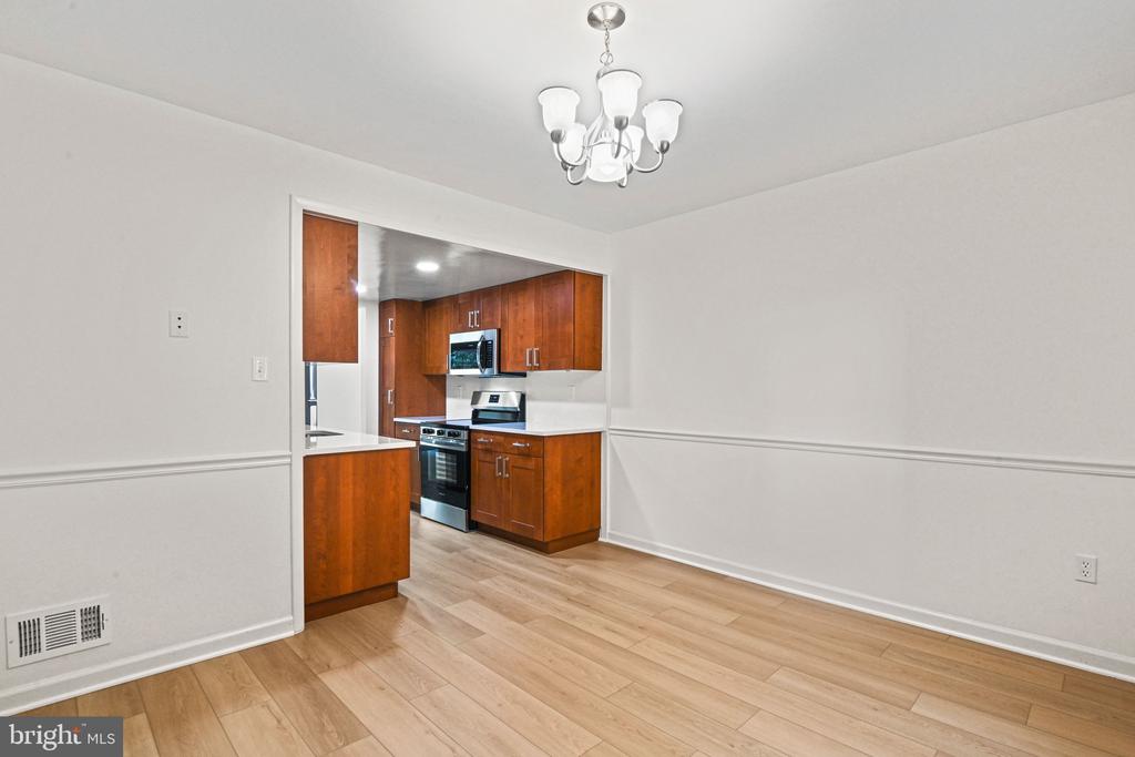 1005 SABER LANE