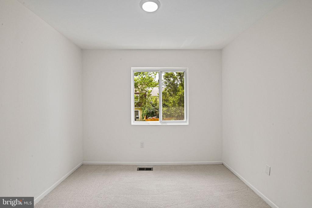 1005 SABER LANE