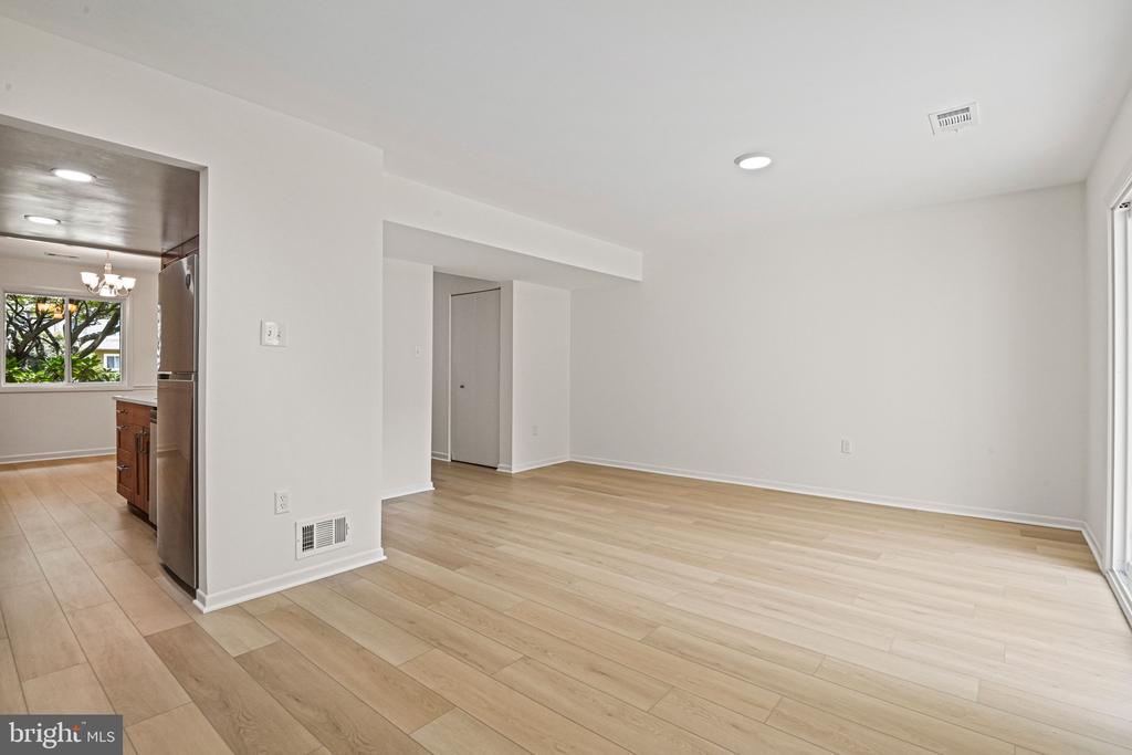 1005 SABER LANE