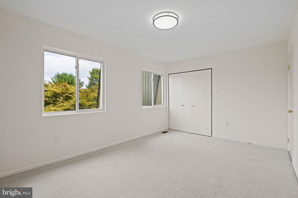 1005 SABER LANE