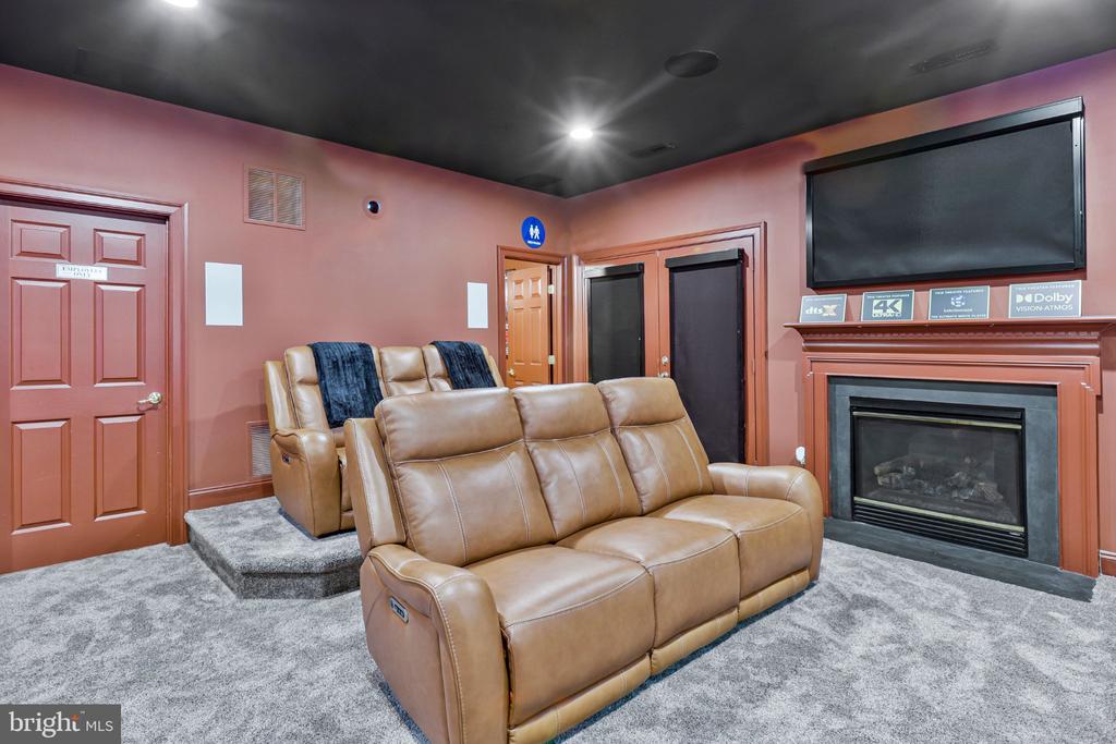 8313 DOCKRAY COURT