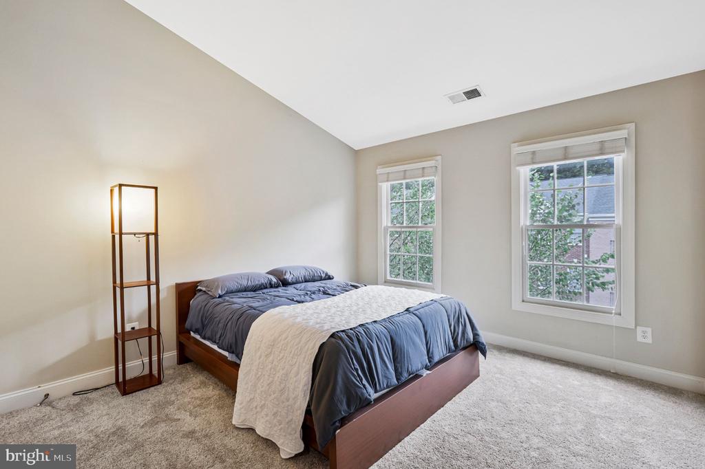 8313 DOCKRAY COURT