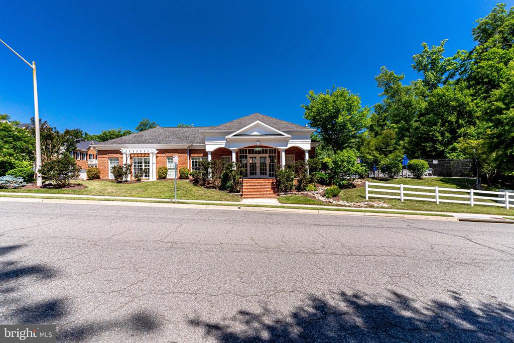 8313 DOCKRAY COURT