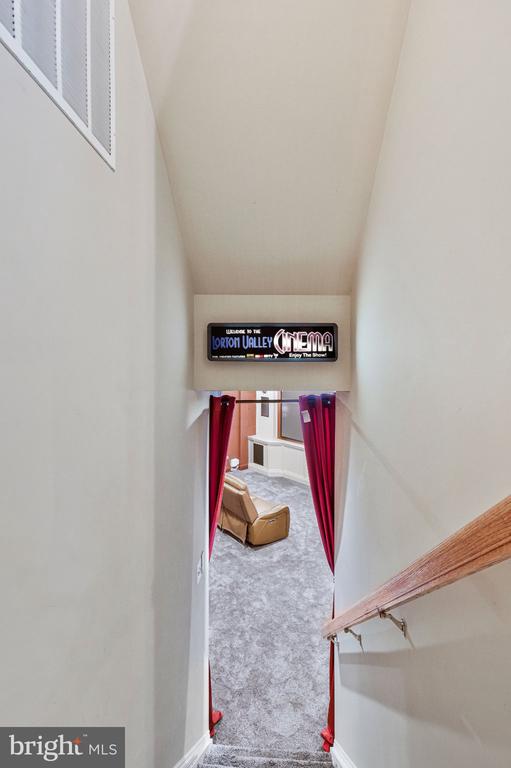 8313 DOCKRAY COURT