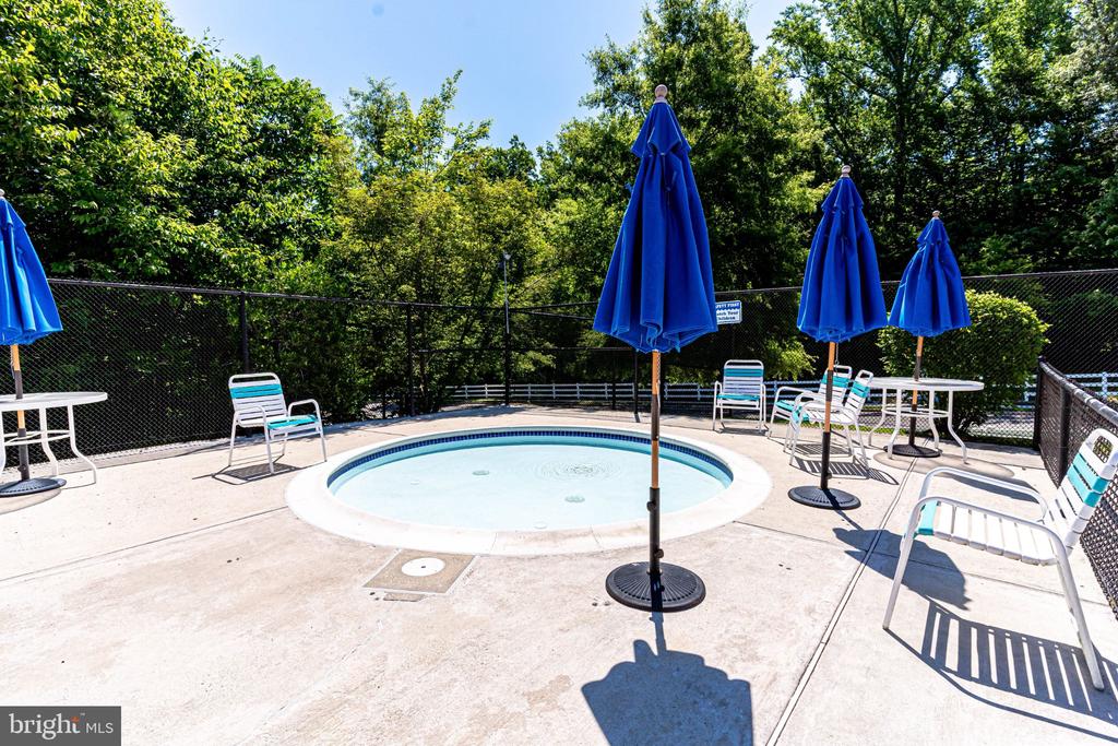 8313 DOCKRAY COURT