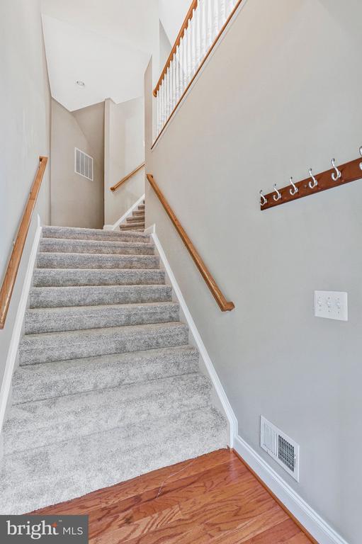 8313 DOCKRAY COURT