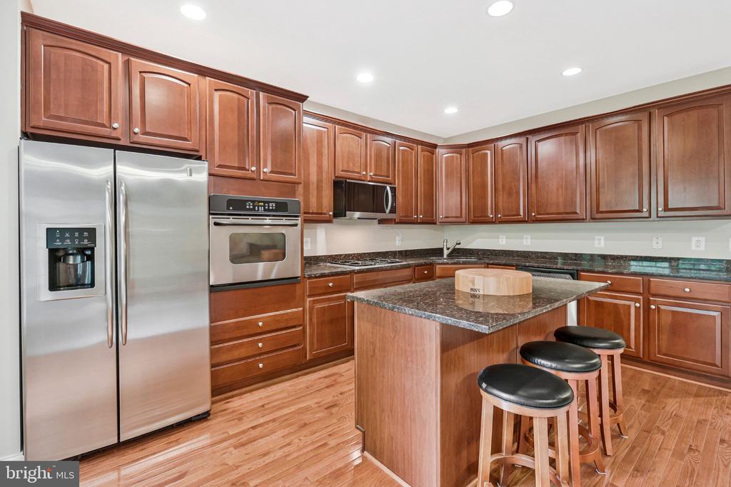 8313 DOCKRAY COURT
