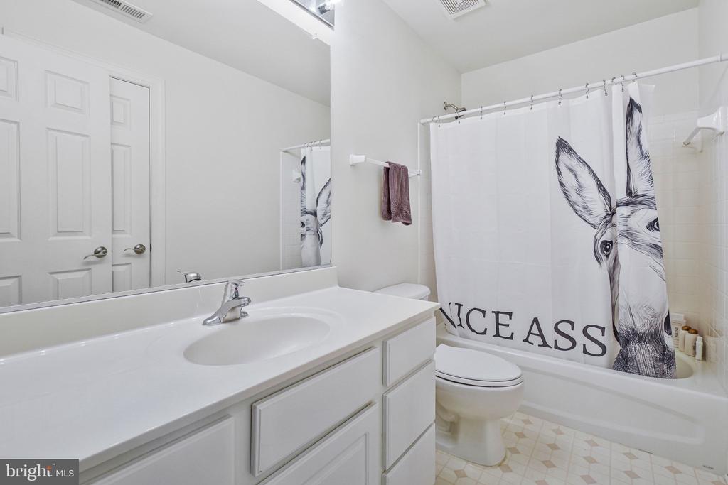 8313 DOCKRAY COURT