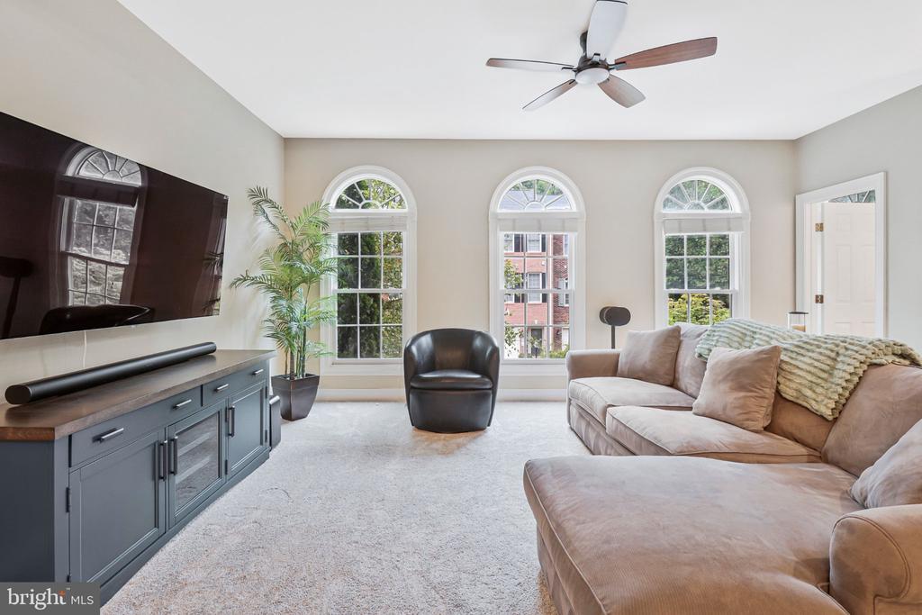 8313 DOCKRAY COURT