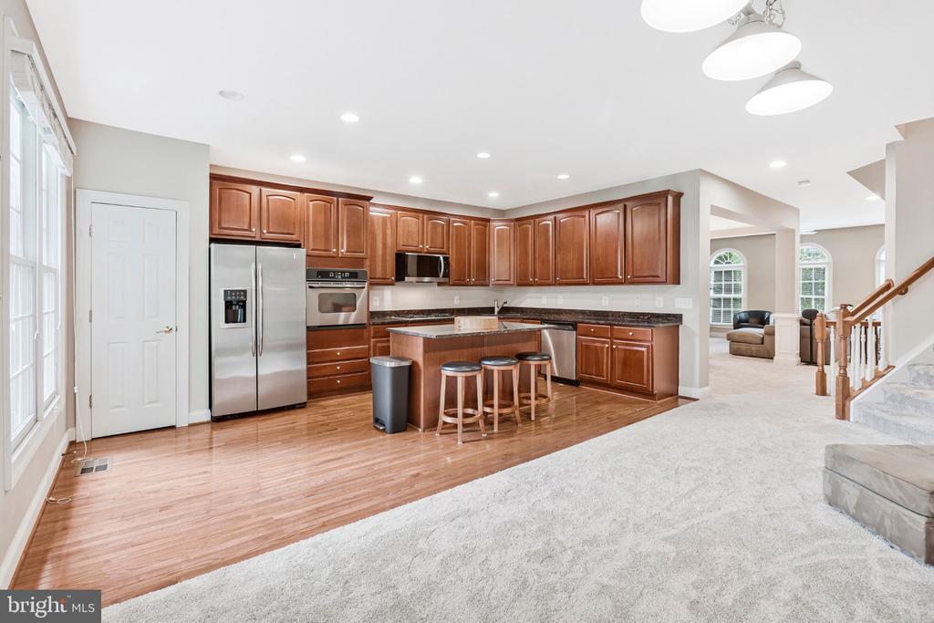 8313 DOCKRAY COURT